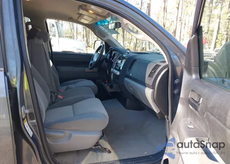 2010 Toyota Tundra Grade 4.6L V8 z USA, uszkodzony, nr VIN 5TFUM5F10AX004478